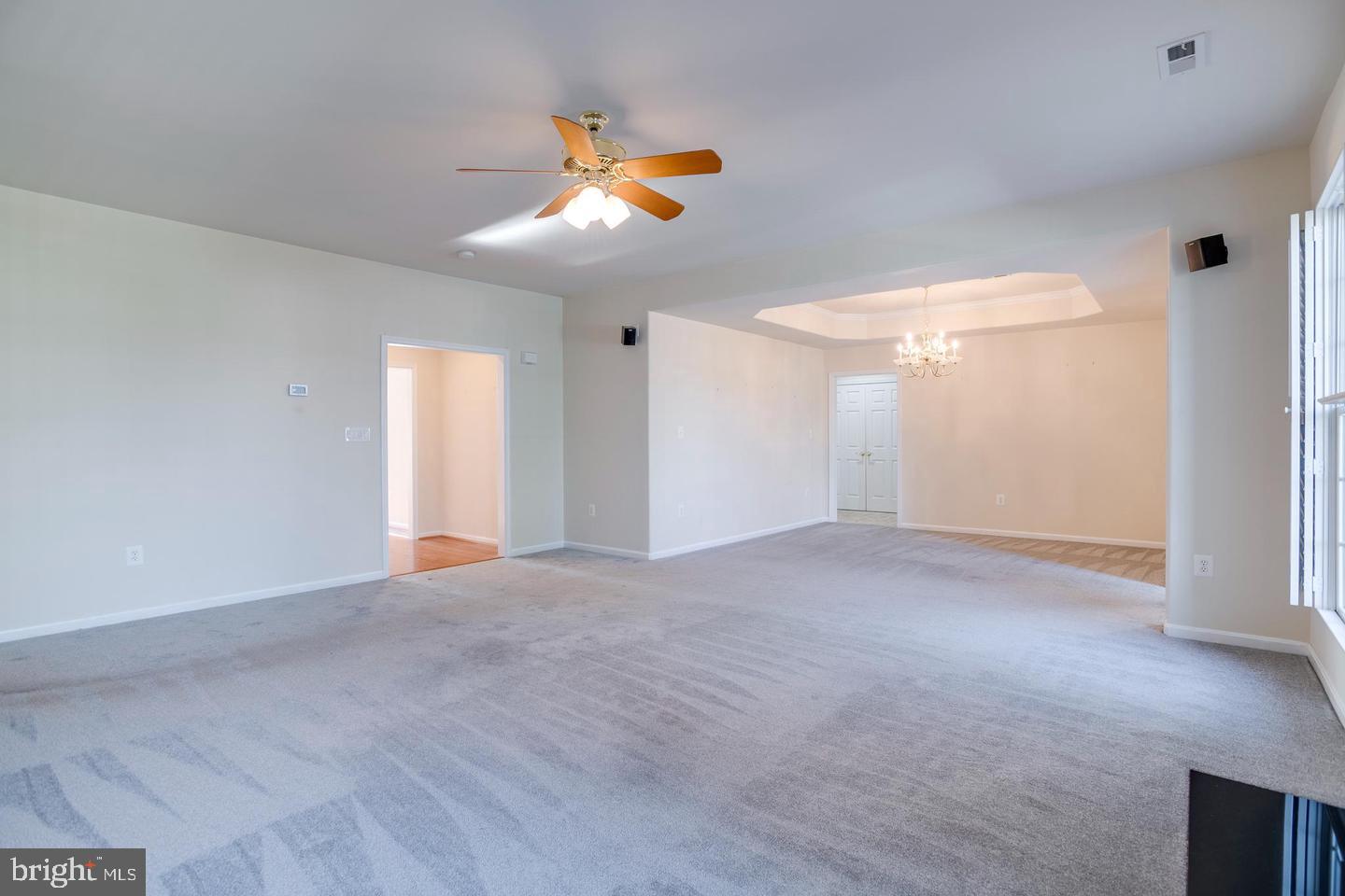 14308 S Hall Ct Property Photo 5