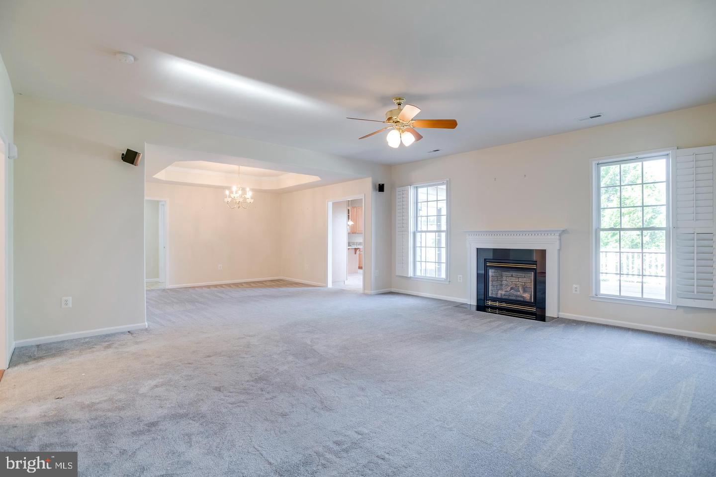 14308 S Hall Ct Property Photo 6