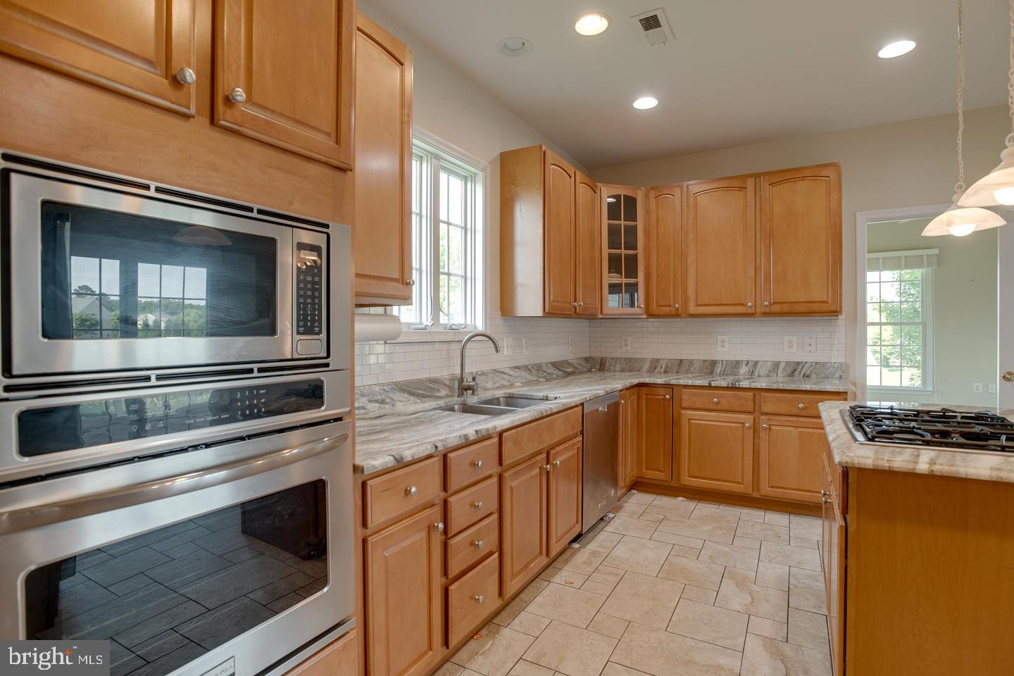 14308 S Hall Ct Property Photo 15