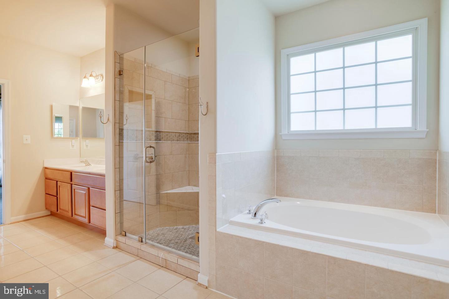 14308 S Hall Ct Property Photo 28