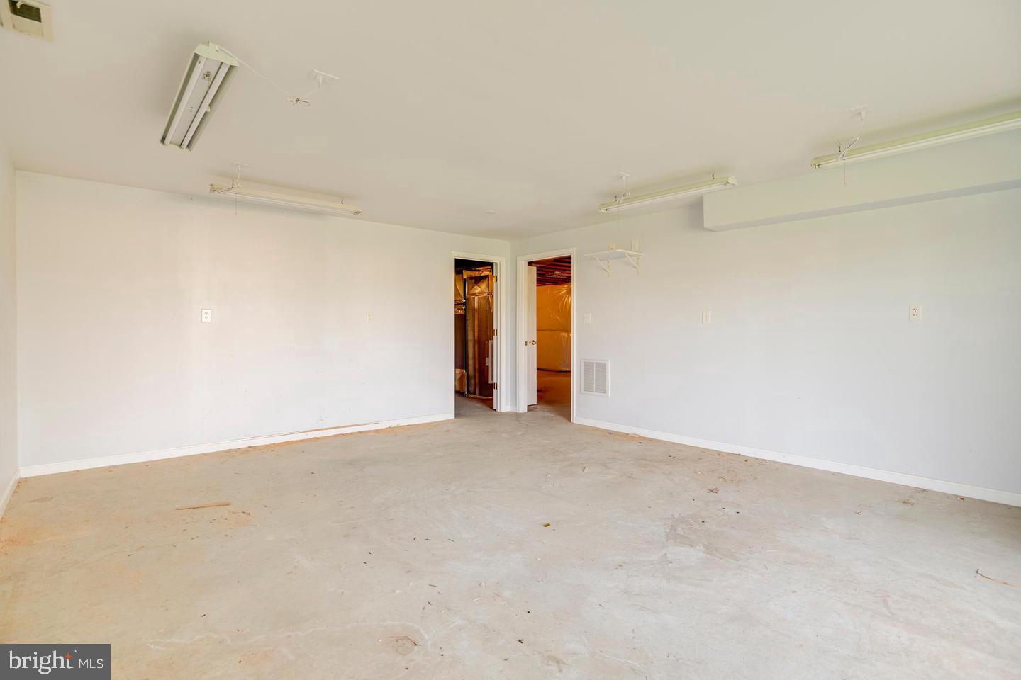14308 S Hall Ct Property Photo 38