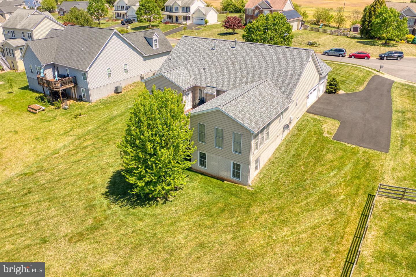 14308 S Hall Ct Property Photo 63