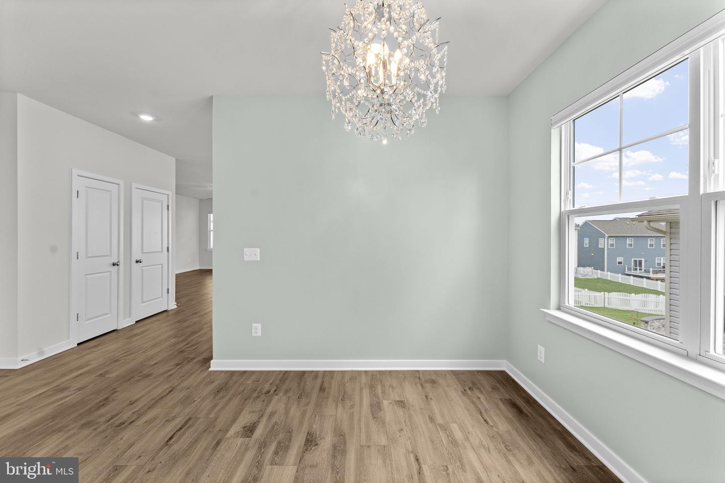 2047 Armstrong Ter Property Photo 9