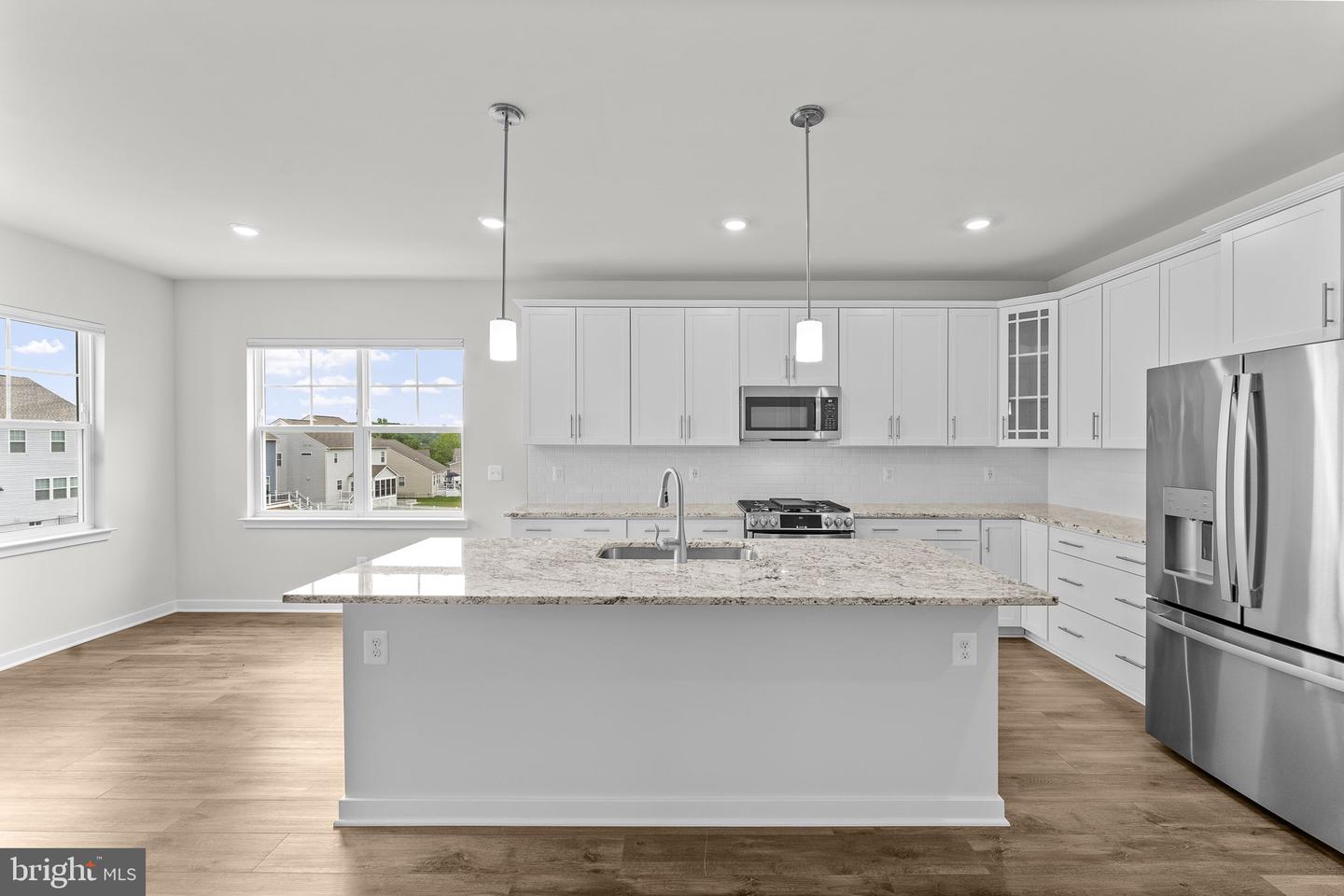 2047 Armstrong Ter Property Photo 10