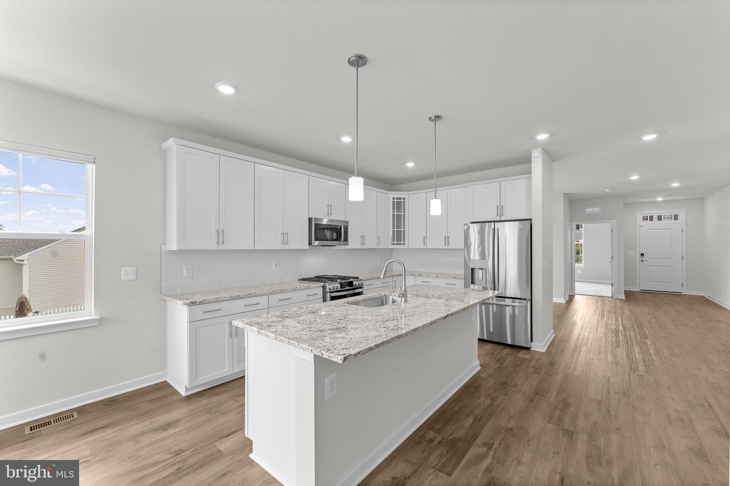 2047 Armstrong Ter Property Photo 12
