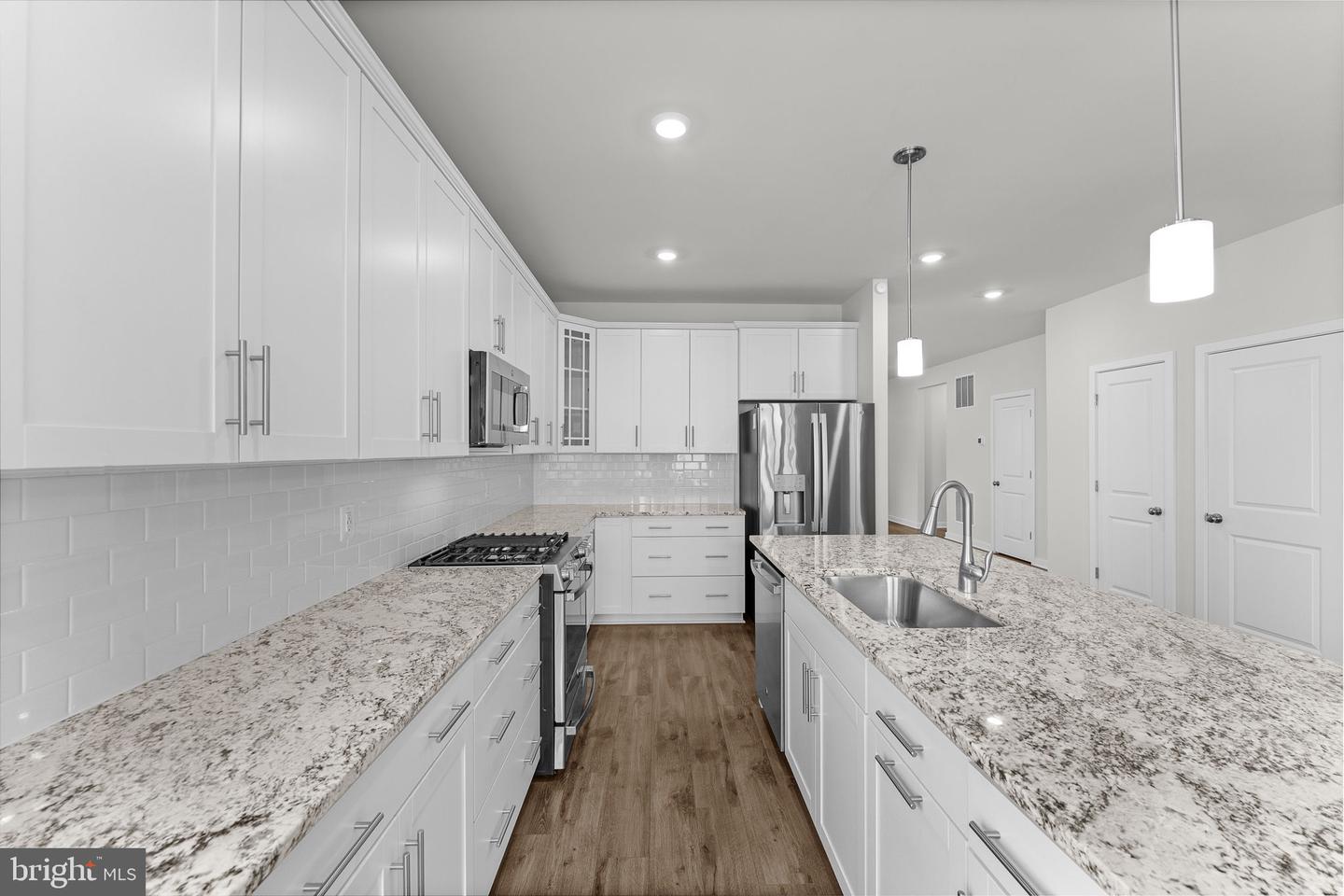 2047 Armstrong Ter Property Photo 13