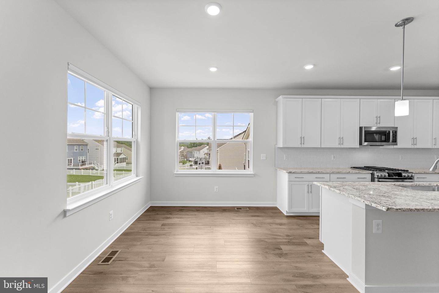2047 Armstrong Ter Property Photo 15