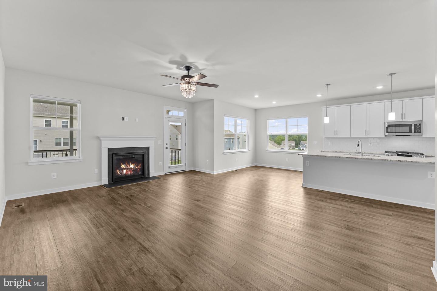 2047 Armstrong Ter Property Photo 18
