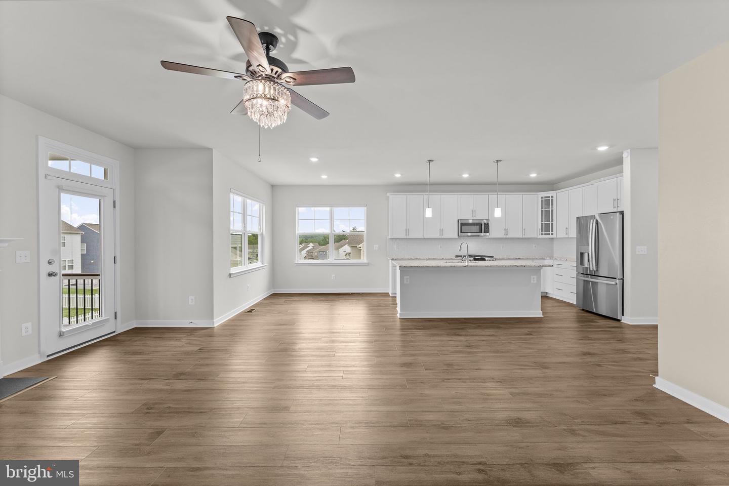 2047 Armstrong Ter Property Photo 19