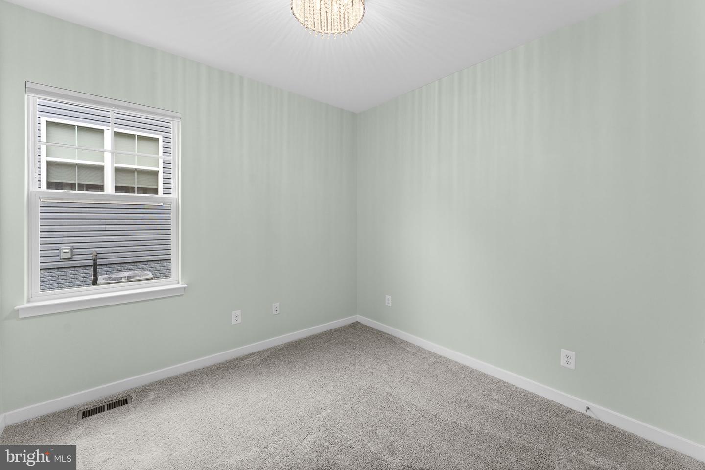 2047 Armstrong Ter Property Photo 28