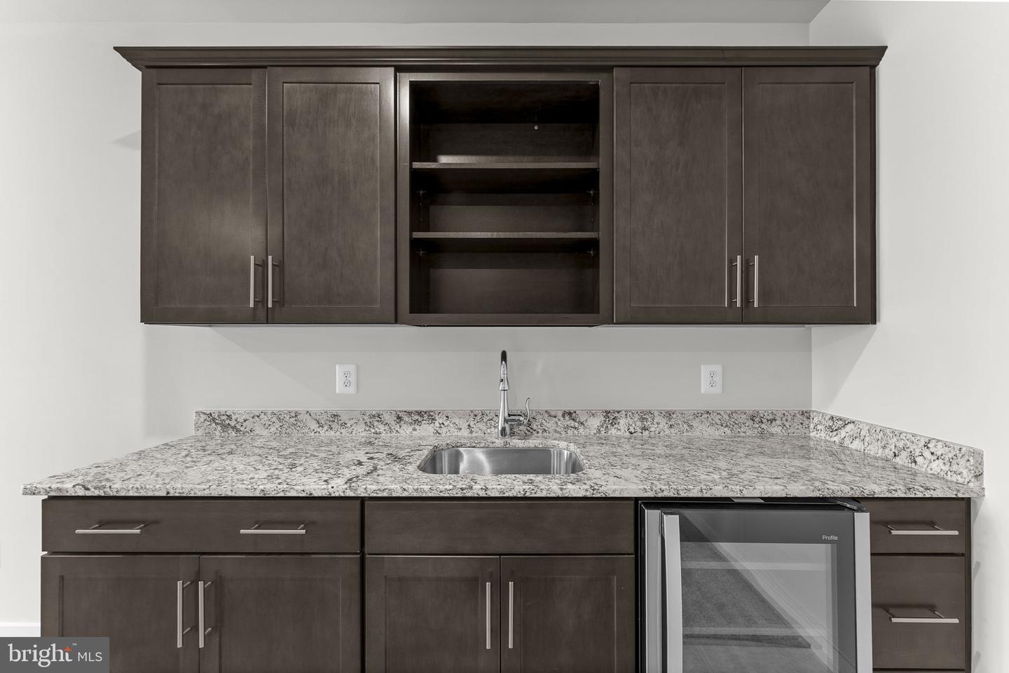 2047 Armstrong Ter Property Photo 31