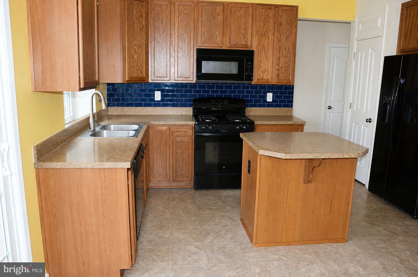 1916 Juniper Dr Property Photo 3
