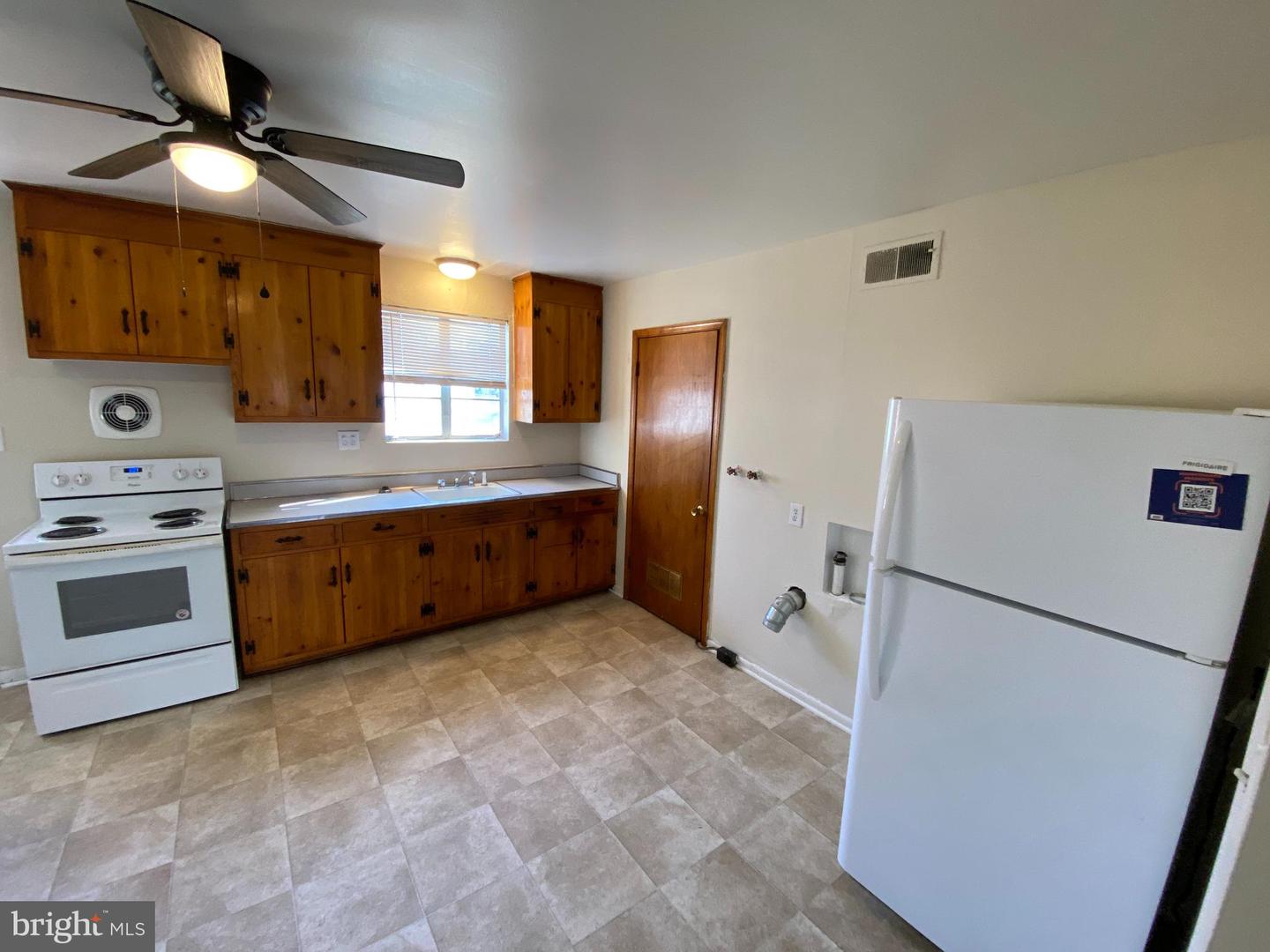 423 Hill St #3 Property Photo 9