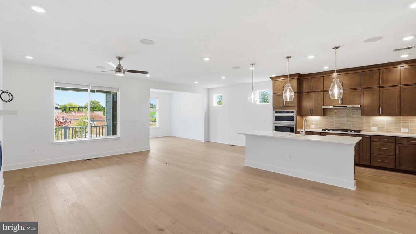 14207 Adventure Ct Property Photo 4