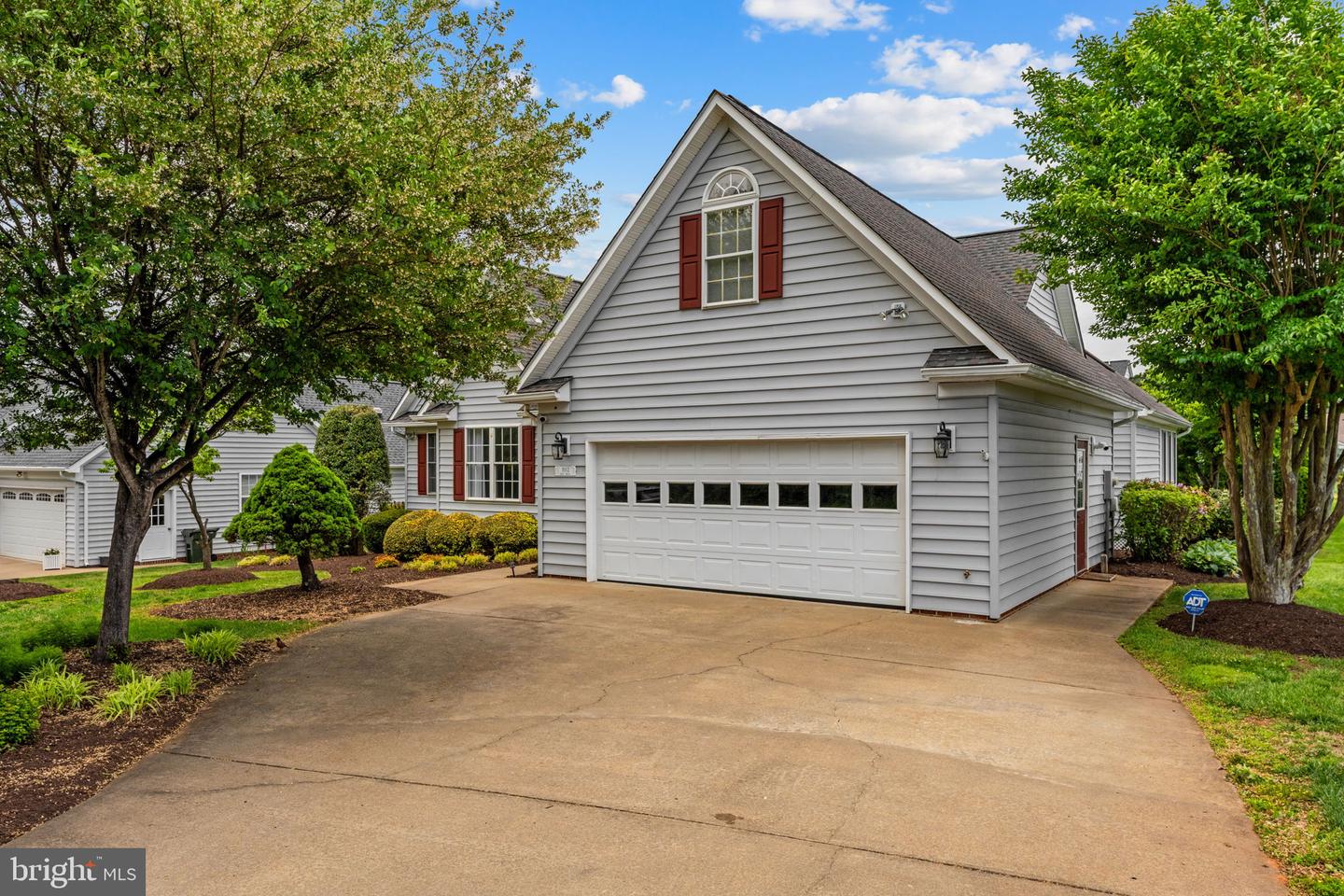 1012 Golf Dr Property Photo 3