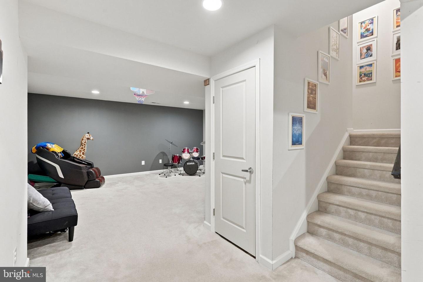 840 Virginia Ave Property Photo 31