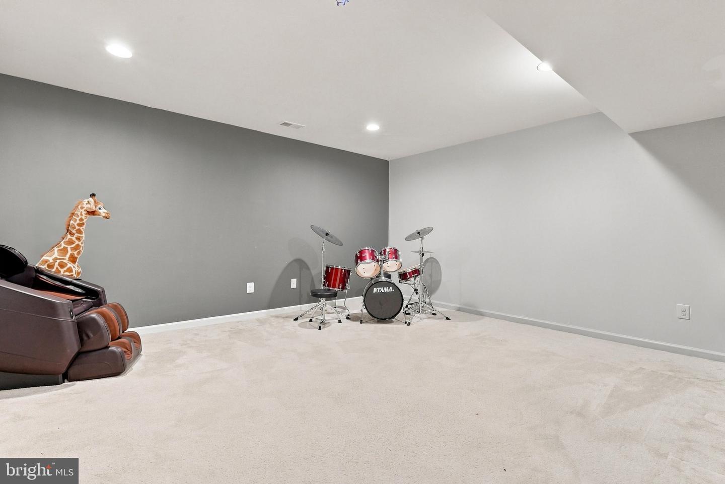 840 Virginia Ave Property Photo 32