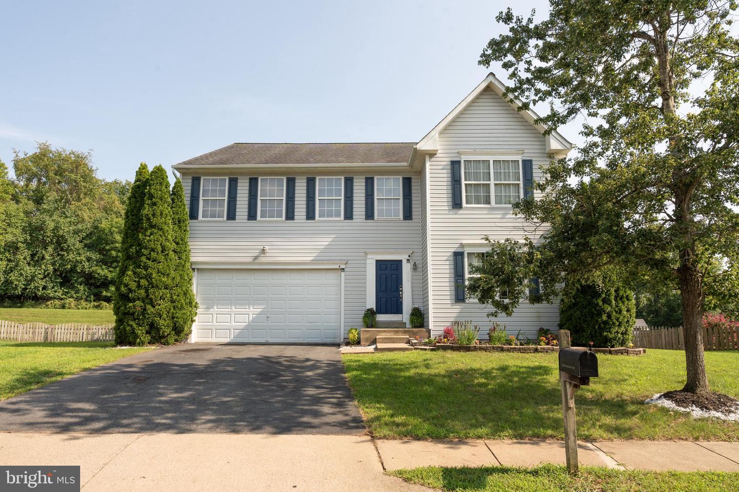 859 WOODCREST LOOP Property Photo 1