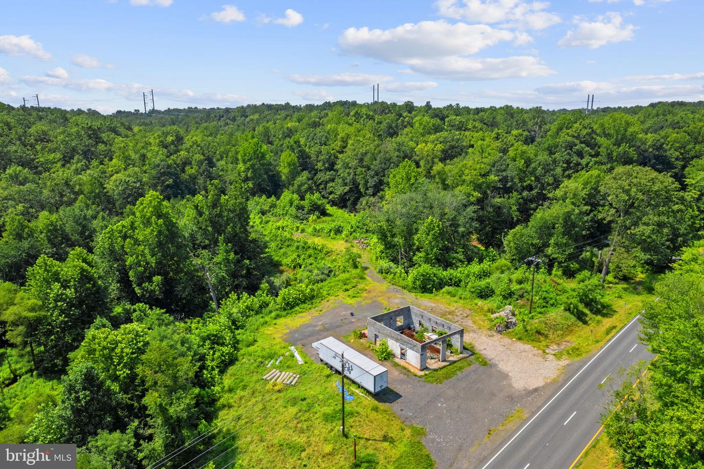 16420 Lee Property Photo 3