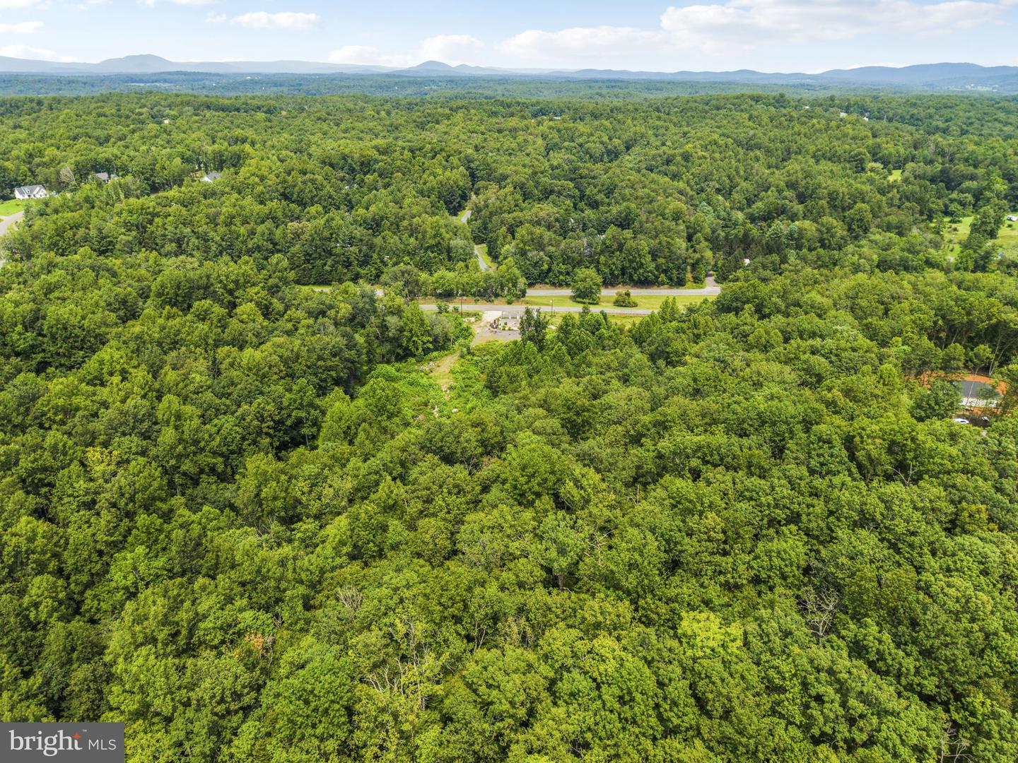 16420 Lee Property Photo 7