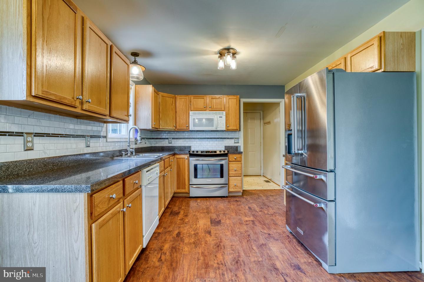 15412 Lake Breeze Ln Property Photo 8