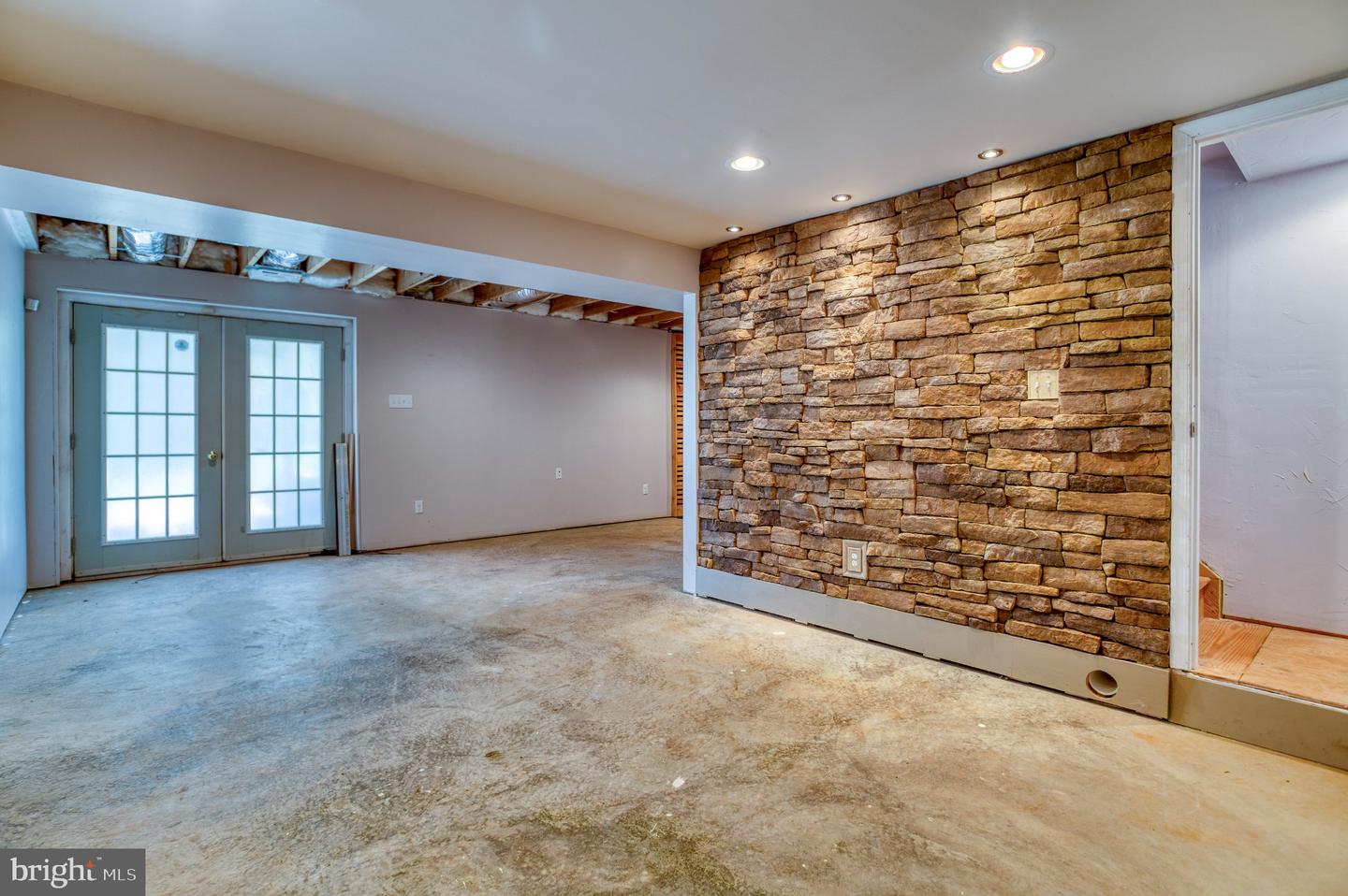 15412 Lake Breeze Ln Property Photo 35