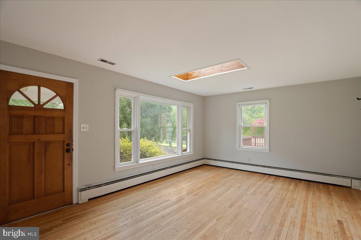 18019 Lee Hwy Property Photo 2