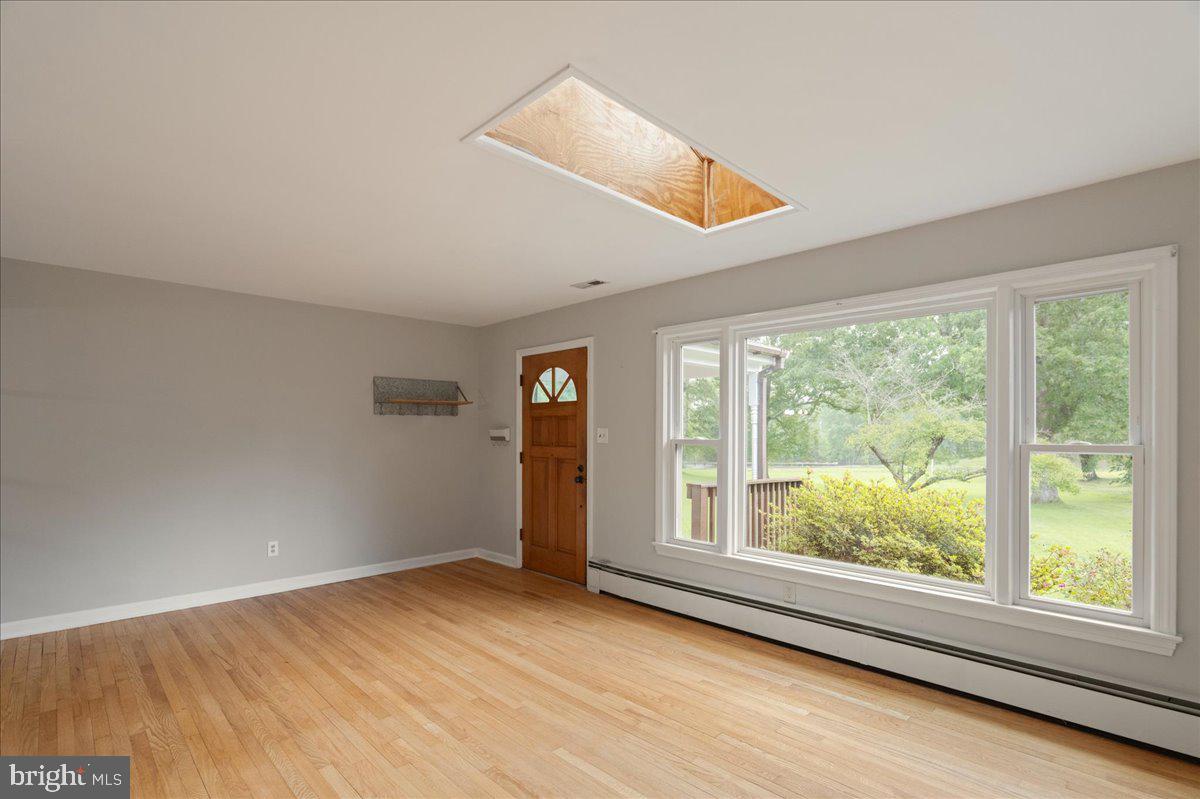 18019 Lee Hwy Property Photo 3