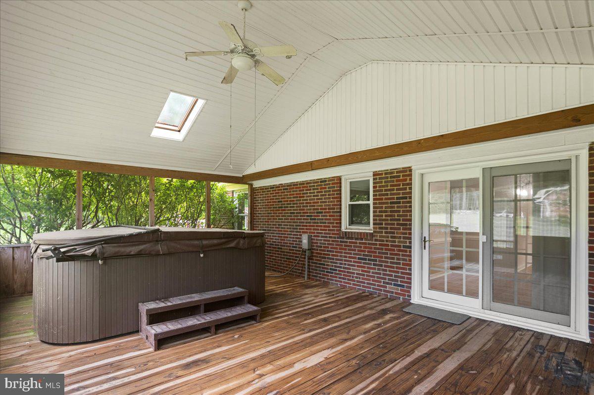 18019 Lee Hwy Property Photo 21