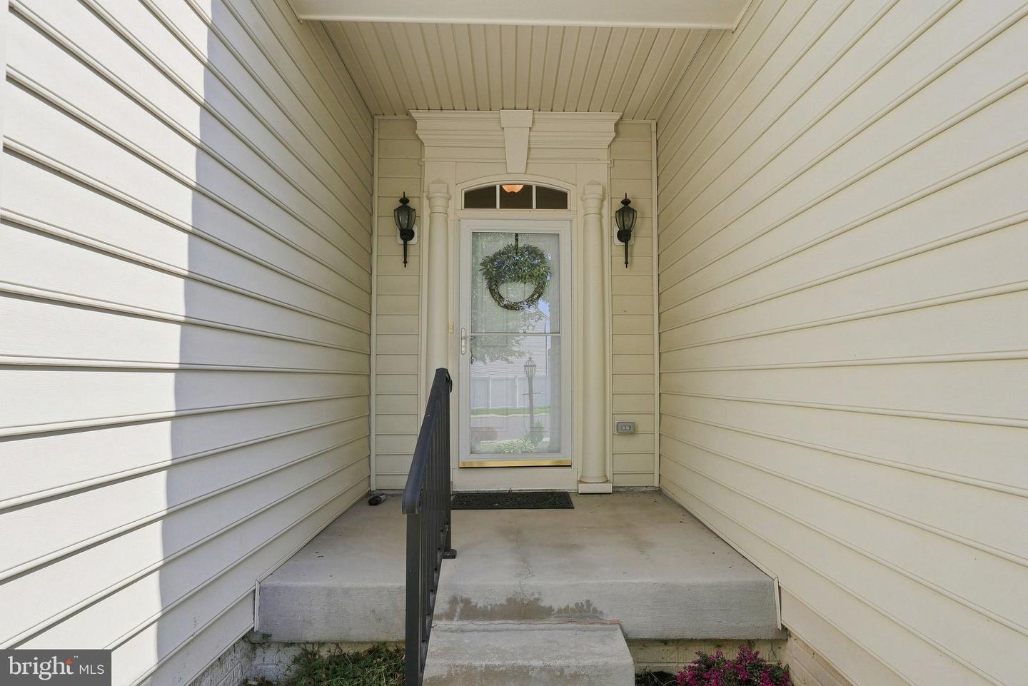 12047 Live Oak Dr Property Photo 3