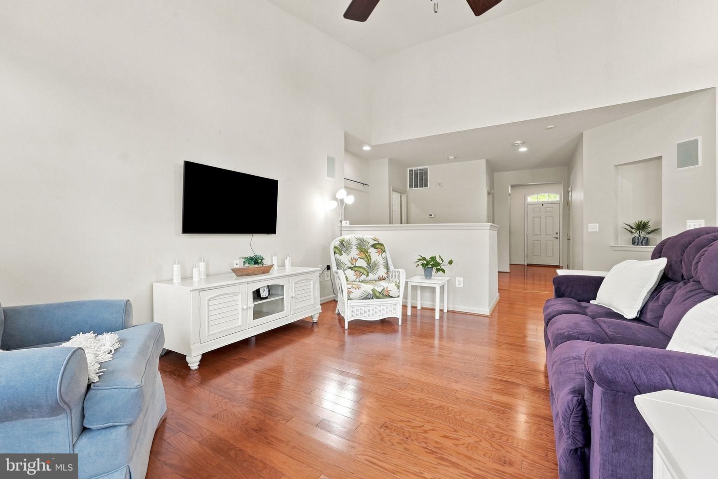 12047 Live Oak Dr Property Photo 8