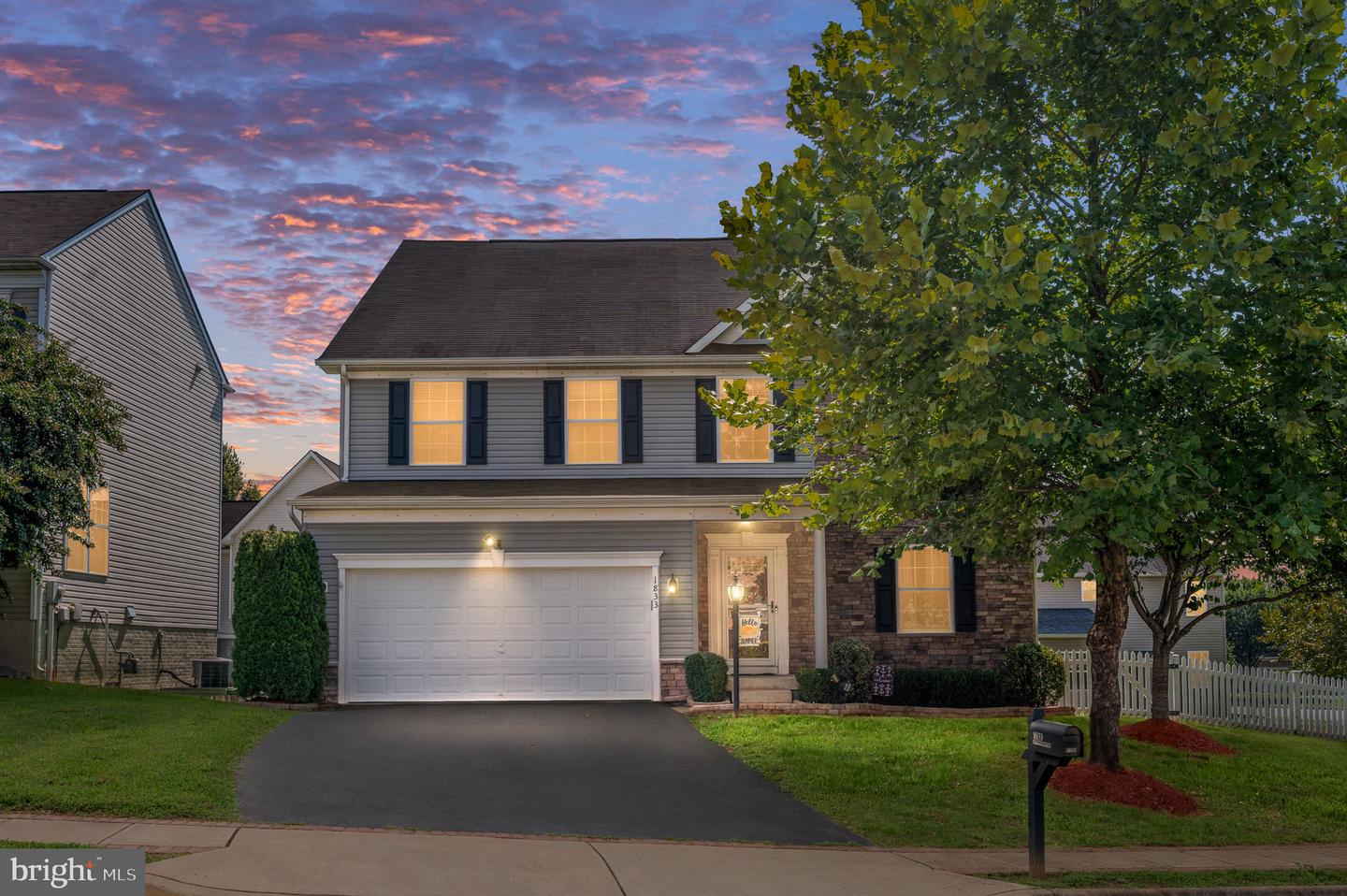 1833 MAGNOLIA CIR