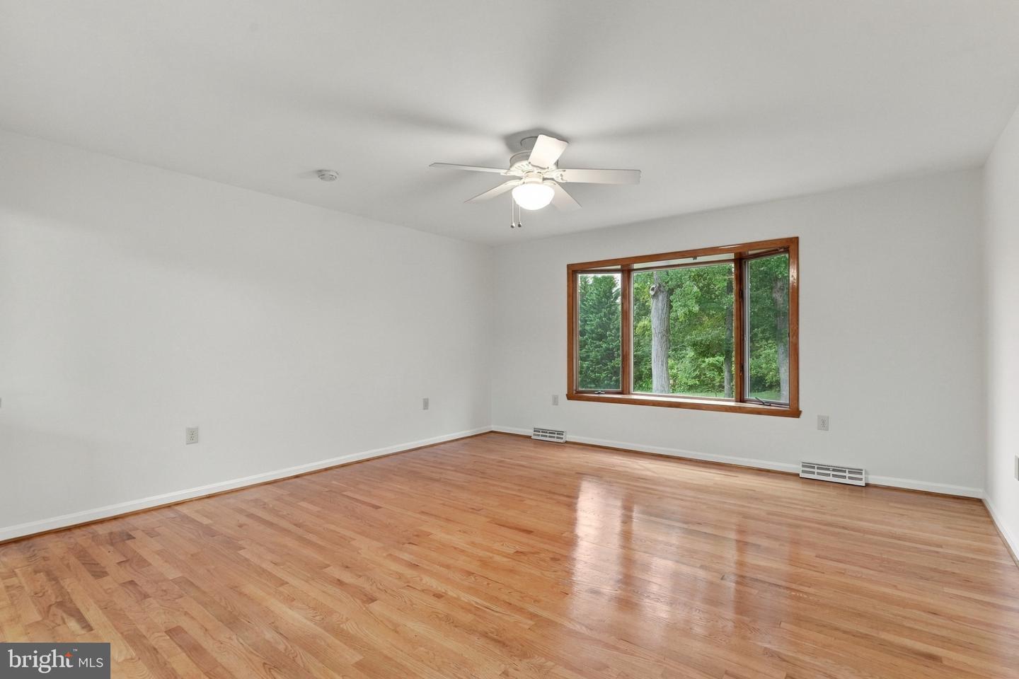 19452 Hickory Dr Property Photo 5