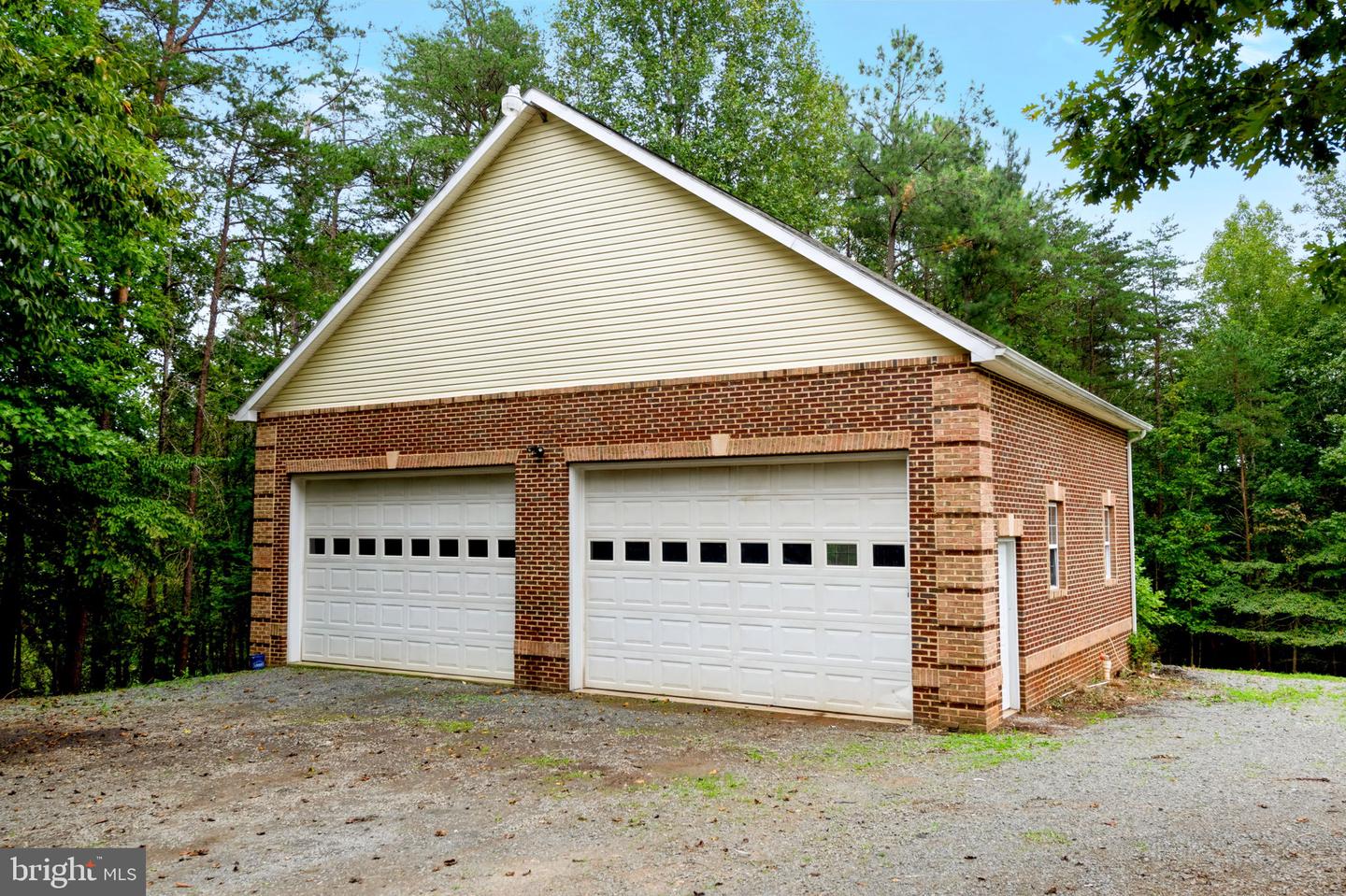18048 Waterloo Rd Property Photo 4