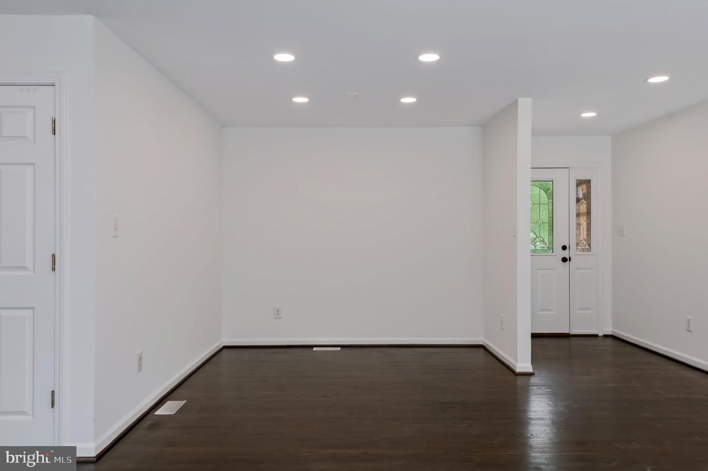 18048 Waterloo Rd Property Photo 12
