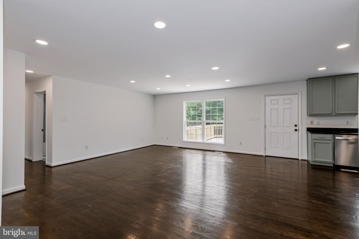 18048 Waterloo Rd Property Photo 15