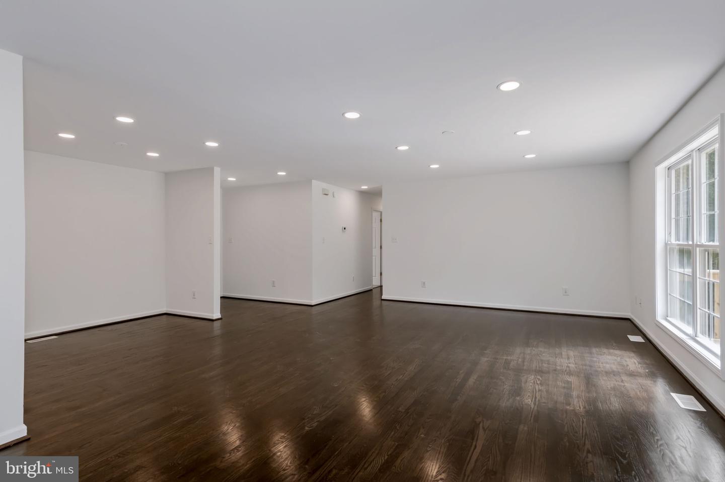 18048 Waterloo Rd Property Photo 18