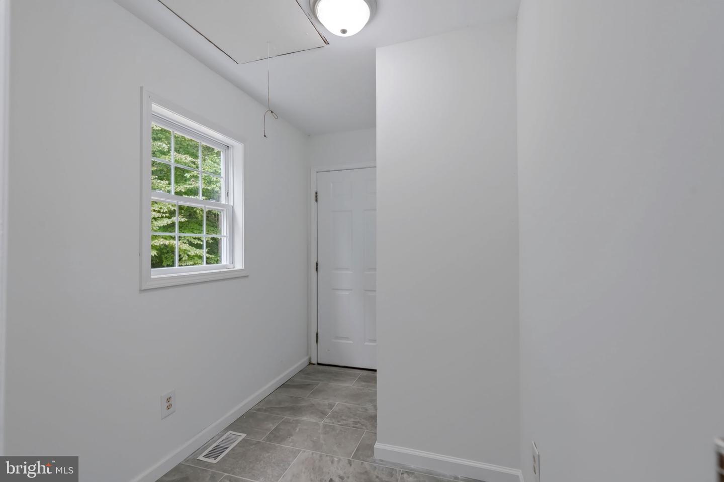 18048 Waterloo Rd Property Photo 25