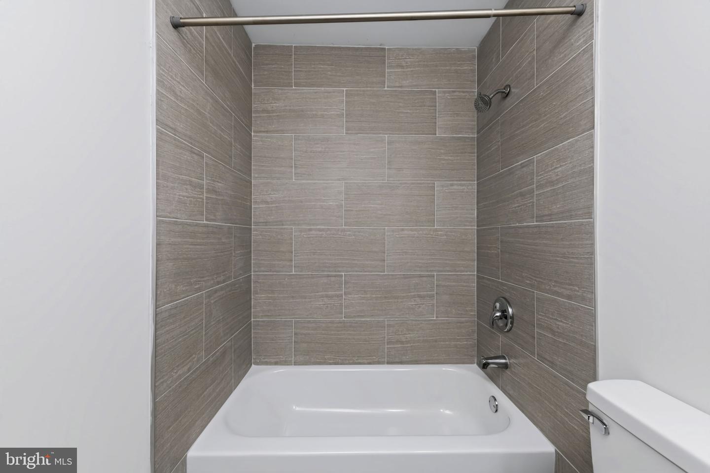 18048 Waterloo Rd Property Photo 28