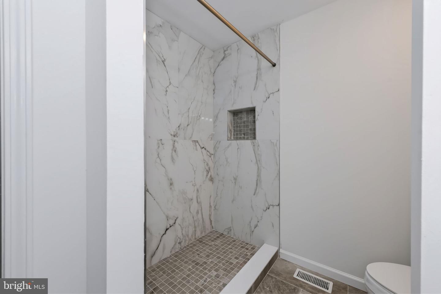 18048 Waterloo Rd Property Photo 40