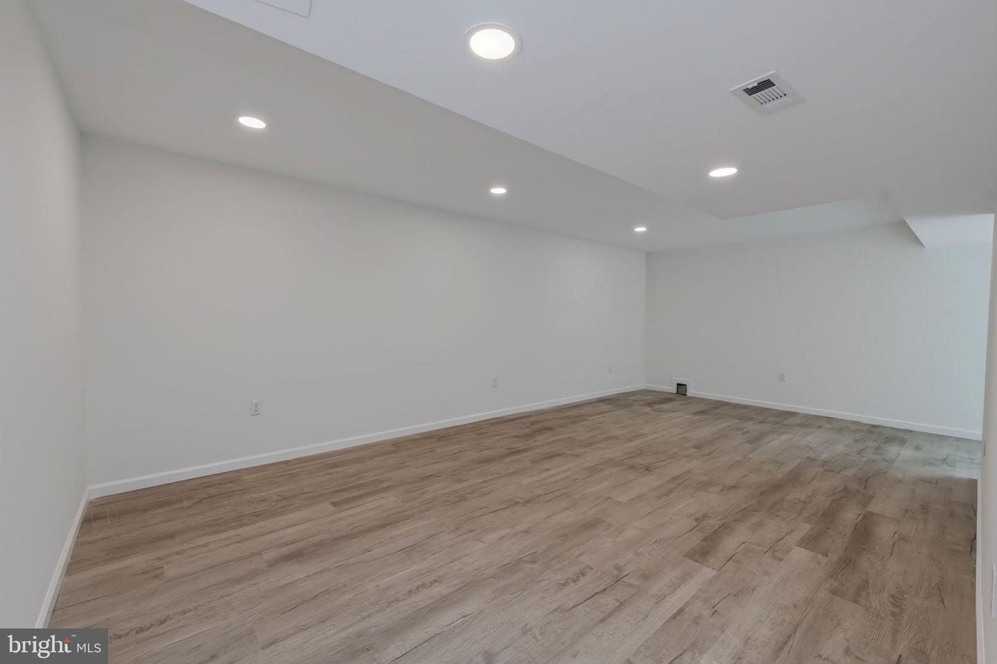 18048 Waterloo Rd Property Photo 48