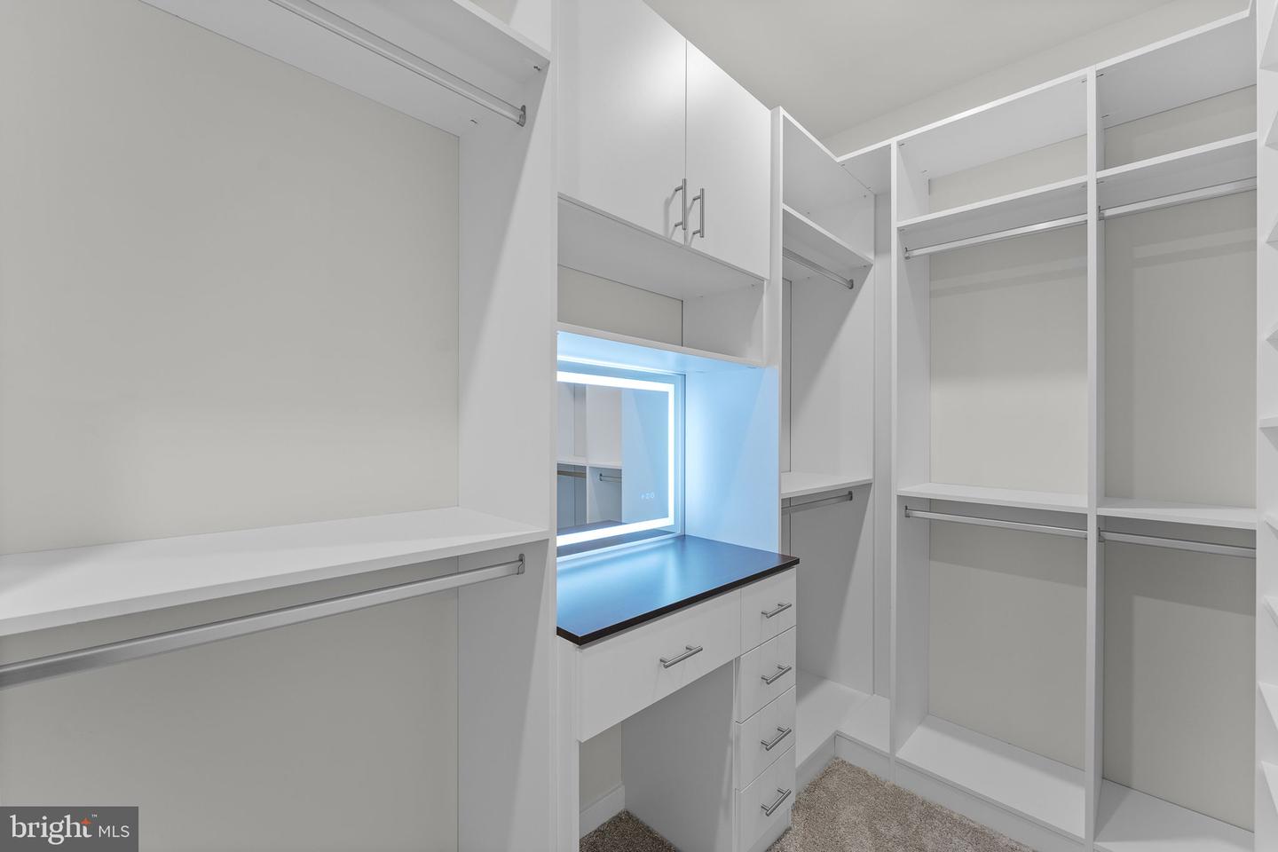 2047 Armstrong Ter Property Photo 24