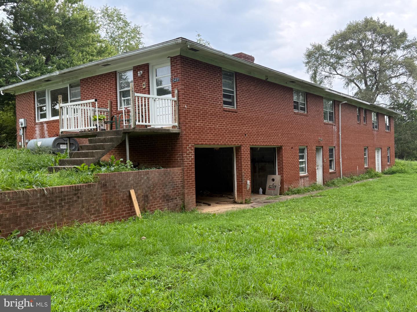 5491 Johnson Ln Property Photo 2