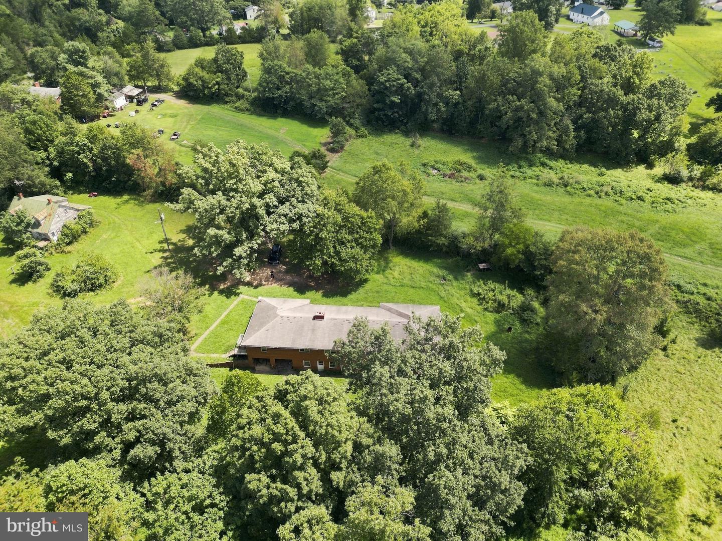 5491 Johnson Ln Property Photo 5