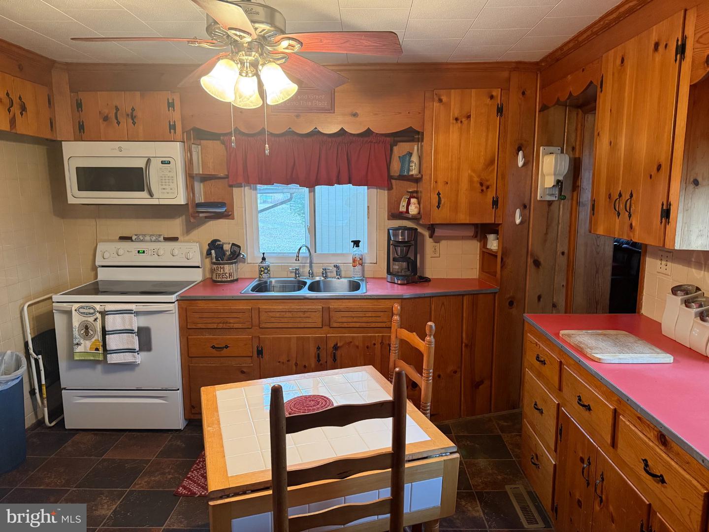 7246 Sperryville Pike Property Photo 6