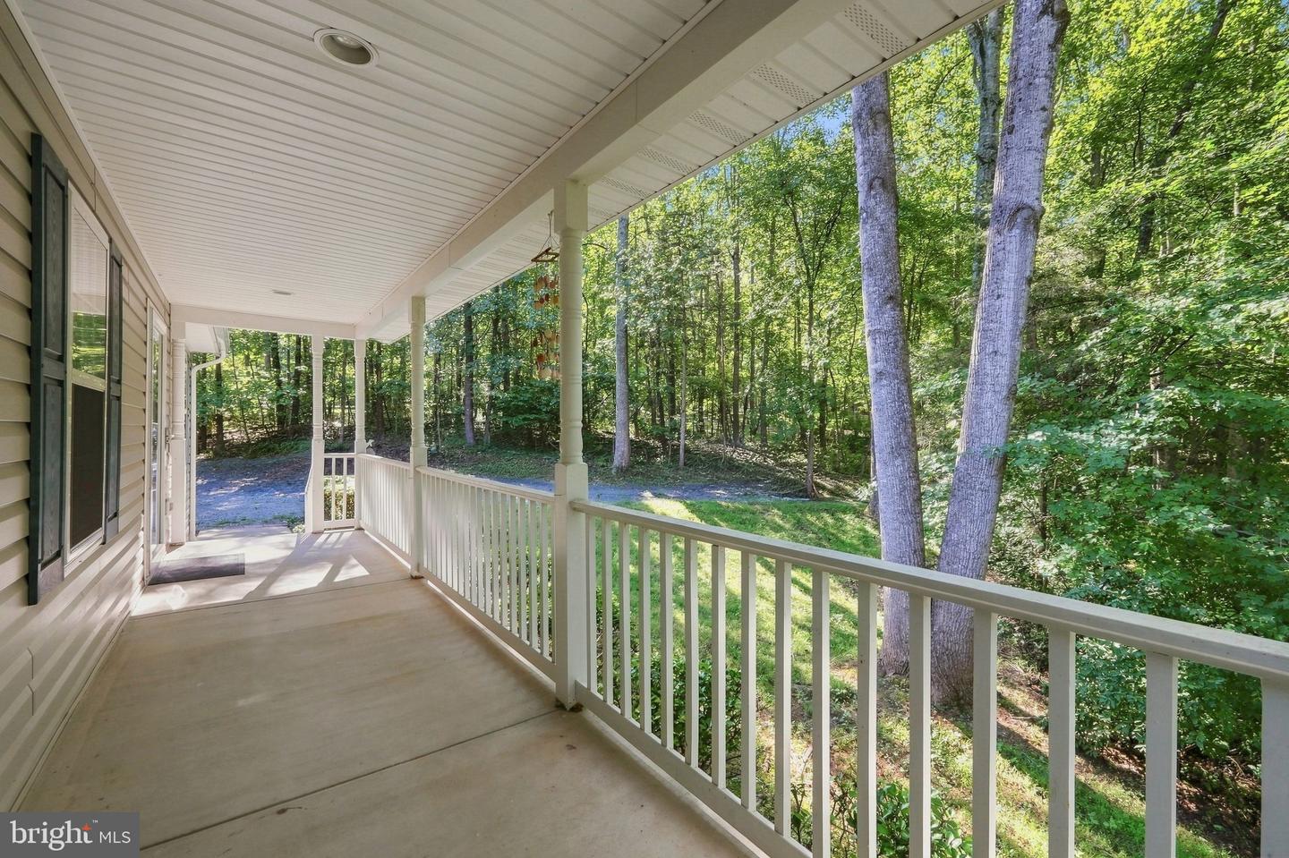9109 Woodbrook Ln Property Photo 5