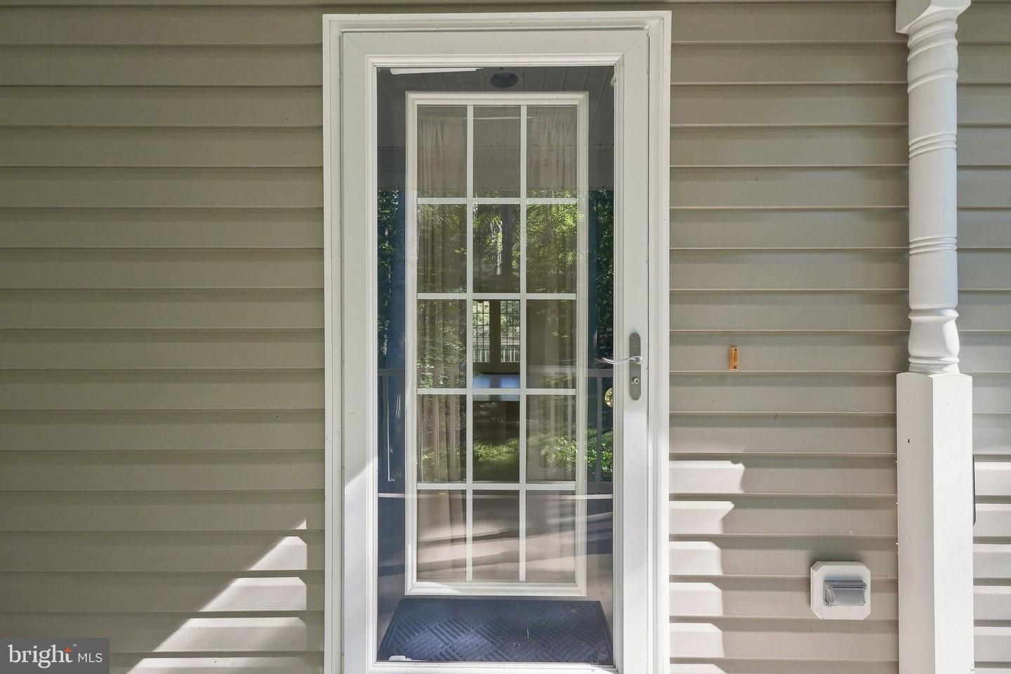9109 Woodbrook Ln Property Photo 7