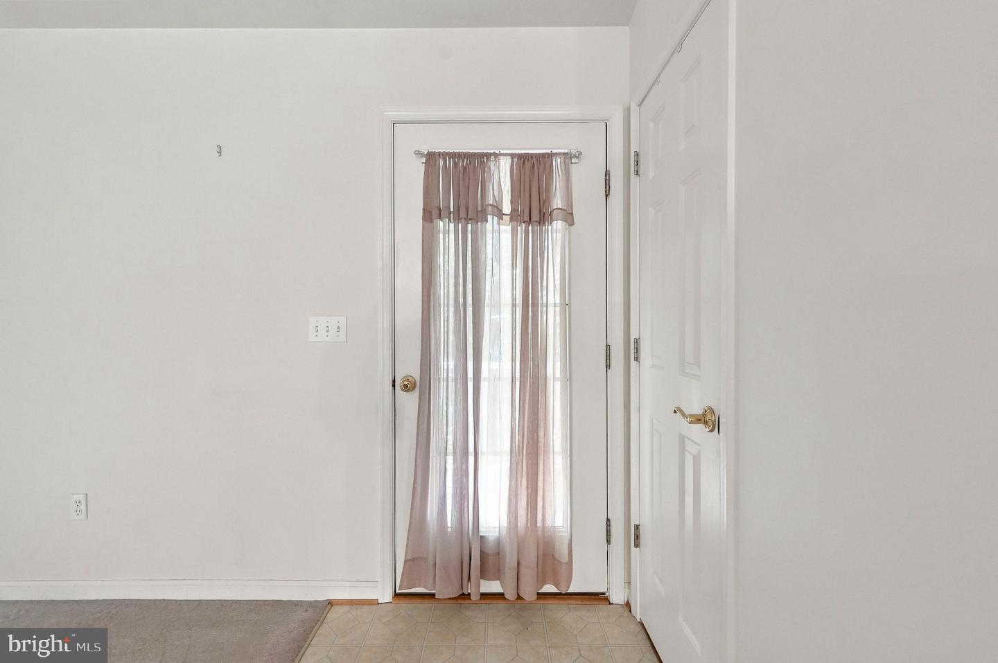 9109 Woodbrook Ln Property Photo 11