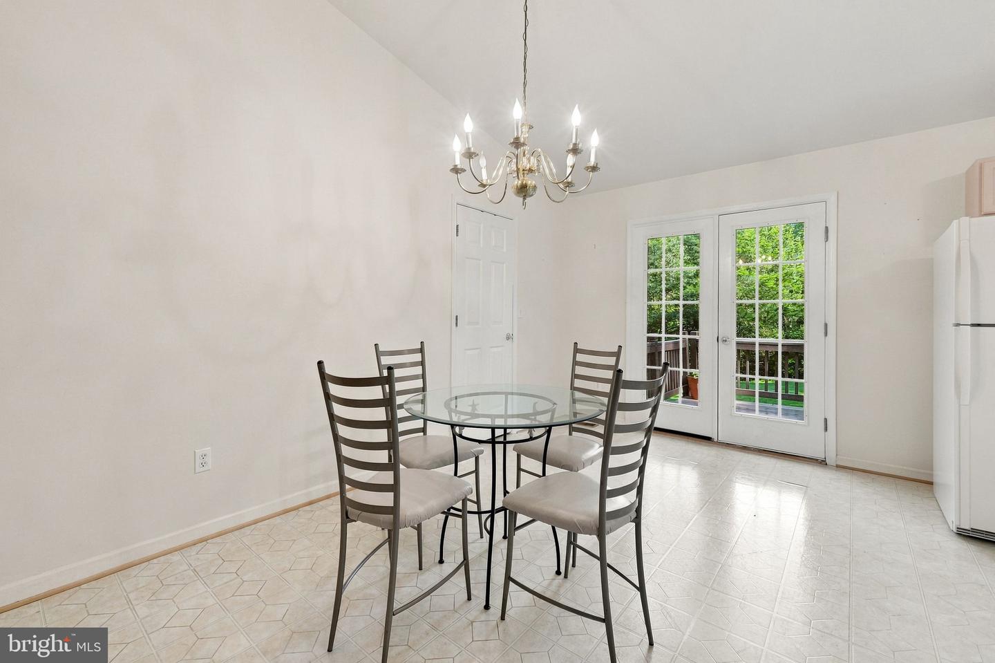 9109 Woodbrook Ln Property Photo 12