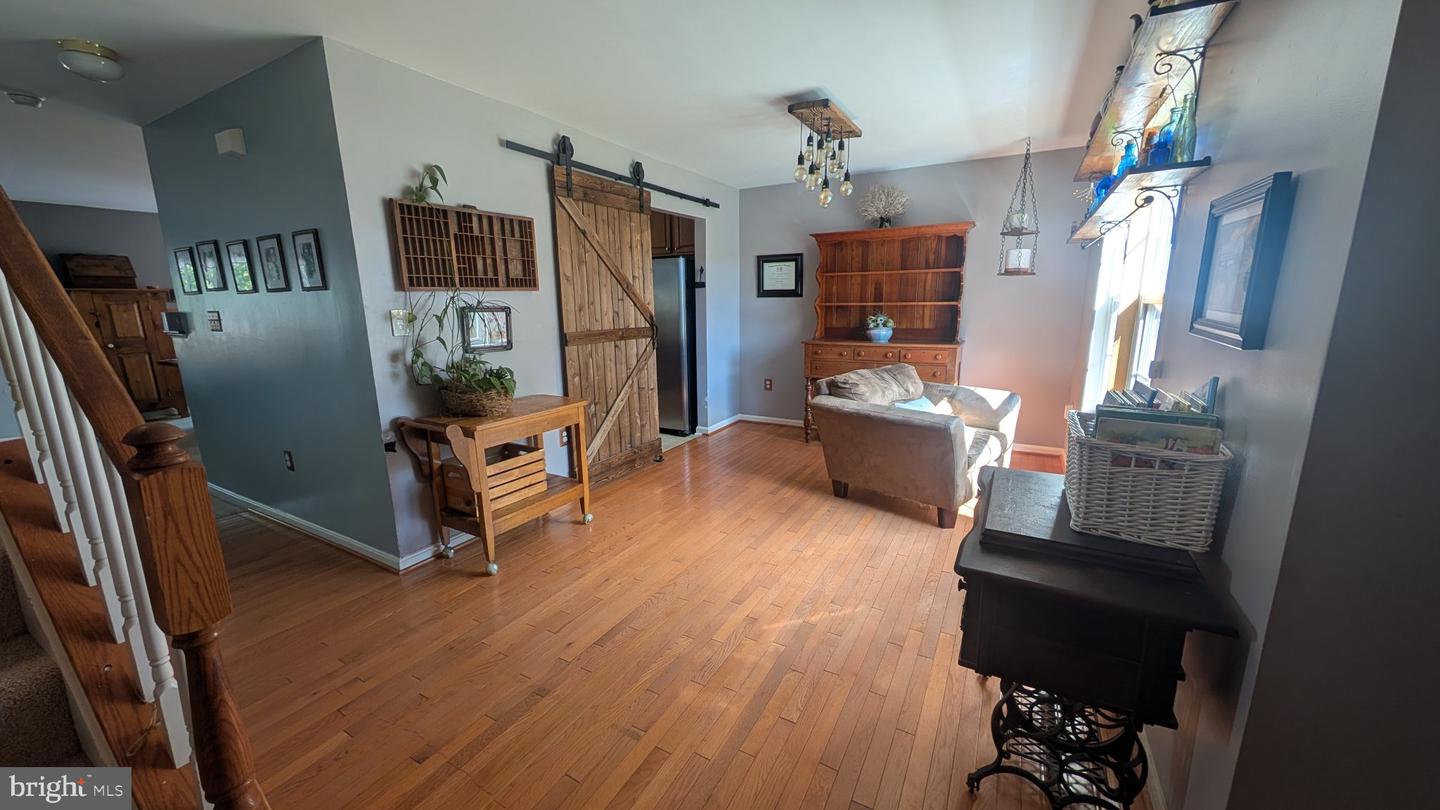 883 Virginia Ave Property Photo 1